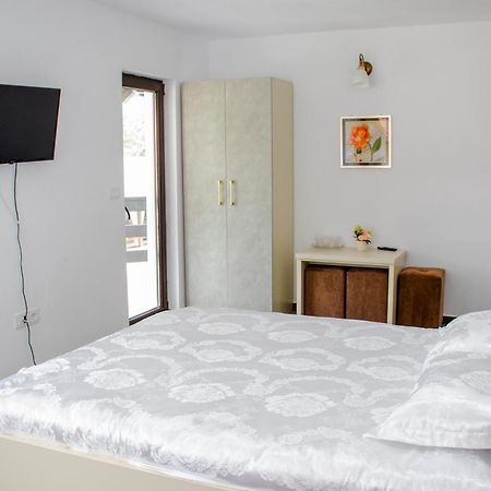 Ge-Lux Villa Jencsest Kültér fotó