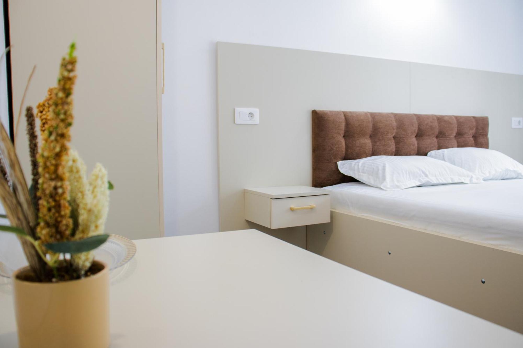 Ge-Lux Villa Jencsest Kültér fotó